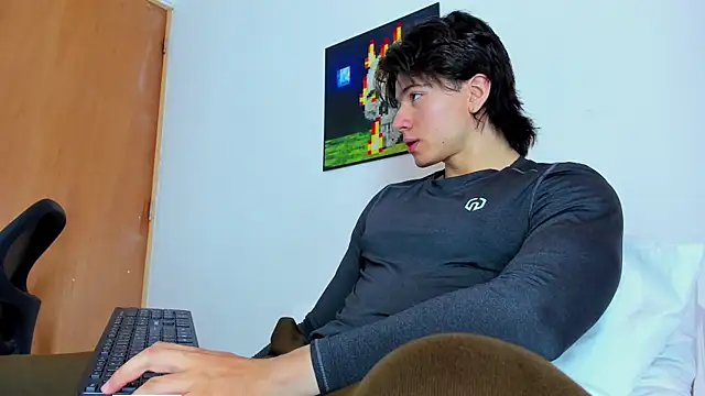 AngelBennet  online show from June 5, 2026, 5:07 pm
