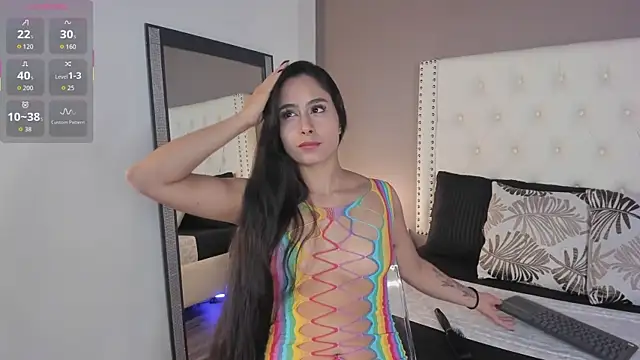 Julia Martinez  online show from June 19, 2026, 11:36 am