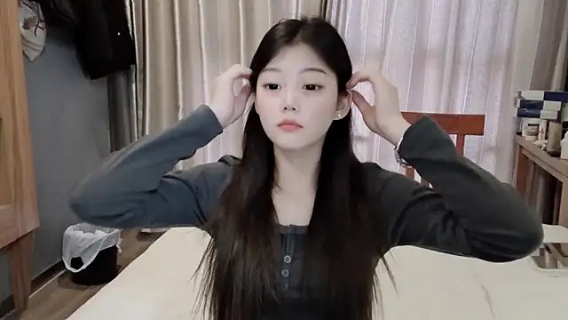 yangyang-1115 online show from February 18, 2025, 8:59 am