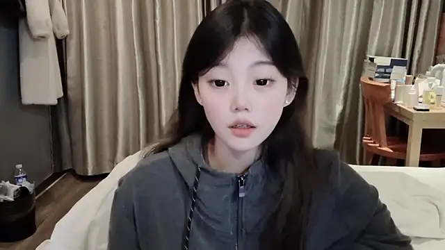 yangyang-1115 online show from February 20, 2025, 10:27 am