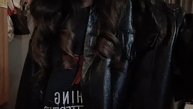 yangyang-1115 online show from February 24, 2025, 2:37 pm