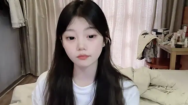 yangyang-1115 online show from March 4, 2025, 4:38 am