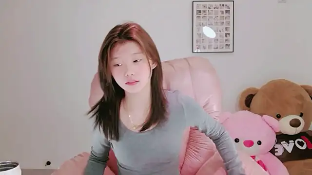 yangyang-1115 online show from May 5, 2026, 4:31 am