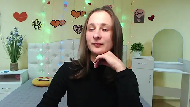 MichelLeee online show from February 18, 2025, 12:17 pm