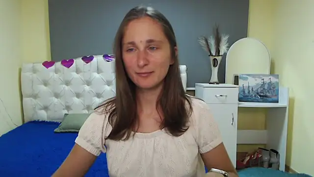 Snapshot of MichelLeee chatting on September 22, 2025, 11:12 am MichelLeee online show from September 22, 2025, 11:12 am