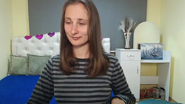 Snapshot of MichelLeee chatting on October 1, 2025, 11:16 am MichelLeee online show from October 1, 2025, 11:16 am