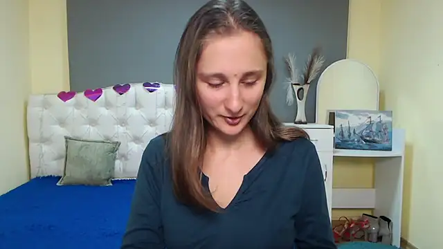 Snapshot of MichelLeee chatting on October 7, 2025, 11:18 am MichelLeee online show from October 7, 2025, 11:18 am