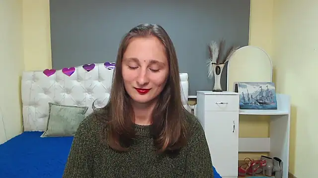 Snapshot of MichelLeee chatting on October 13, 2025, 11:21 am MichelLeee online show from October 13, 2025, 11:21 am