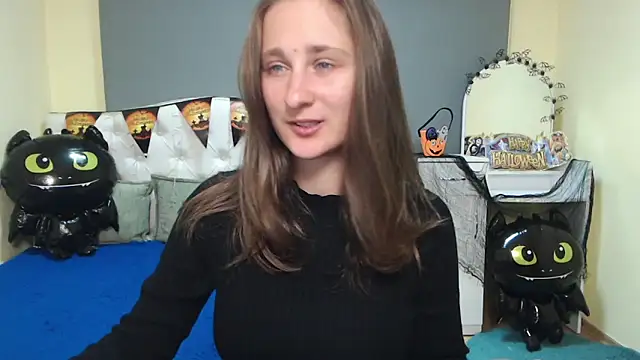 Snapshot of MichelLeee chatting on October 20, 2025, 11:32 am MichelLeee online show from October 20, 2025, 11:32 am