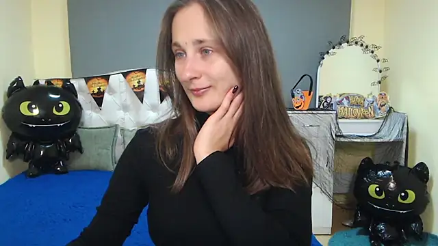 Snapshot of MichelLeee chatting on October 22, 2025, 11:10 am MichelLeee online show from October 22, 2025, 11:10 am