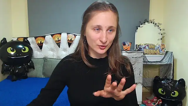 Snapshot of MichelLeee chatting on October 30, 2025, 12:17 pm MichelLeee online show from October 30, 2025, 12:17 pm