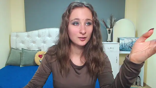 Snapshot of MichelLeee chatting on November 5, 2025, 12:27 pm MichelLeee online show from November 5, 2025, 12:27 pm