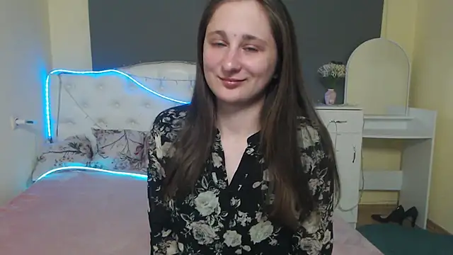MichelLeee online show from May 5, 2026, 11:40 am