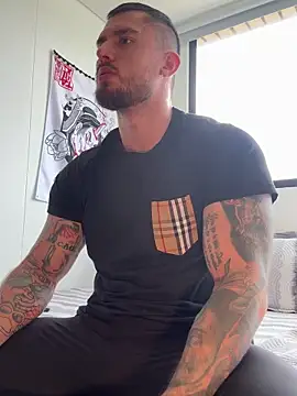 Snapshot of DimitriSullivan_ chatting on May 6, 2026, 2:33 pm DimitriSullivan online show from May 6, 2026, 2:33 pm