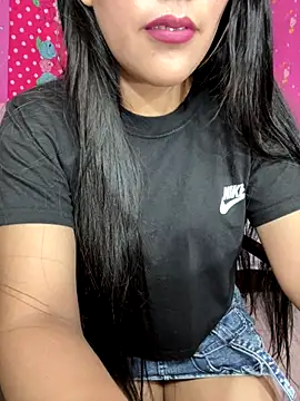 Velyn 18 online show from December 2, 2025, 5:41 pm