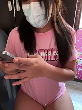 Velyn 18 online show from February 5, 2026, 7:18 pm