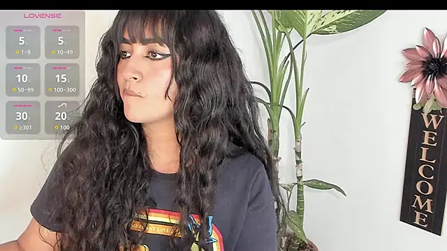 Snapshot of Lady_Rey chatting on October 17, 2025, 1:53 am Lady Rey online show from October 17, 2025, 1:53 am