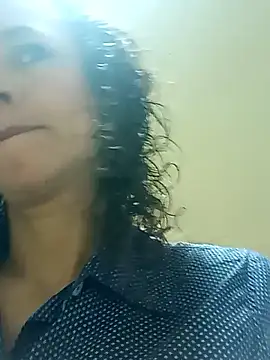 AriannaRussell  online show from June 11, 2026, 12:47 pm