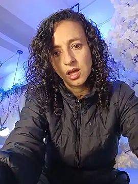 AriannaRussell  online show from June 13, 2026, 12:25 pm