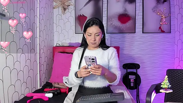 Ella Rousse online show from December 19, 2024, 12:34 pm