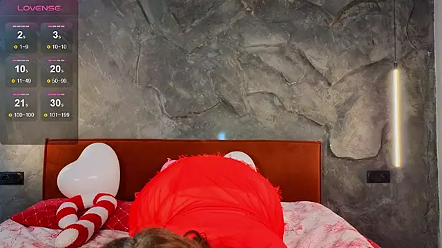 GwendolynFinch online show from February 14, 2025, 7:07 am