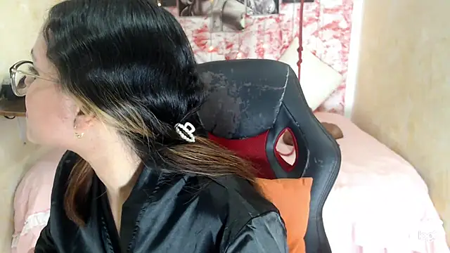 Snapshot of anthiamelisa chatting on September 28, 2025, 6:24 pm anthiamelisa online show from September 28, 2025, 6:24 pm