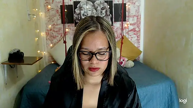 Snapshot of anthiamelisa chatting on October 27, 2025, 8:24 pm anthiamelisa online show from October 27, 2025, 8:24 pm