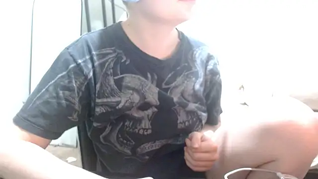 Snapshot of livcutebaby chatting on January 2, 2025, 3:05 am livcutebaby online show from January 2, 2025, 3:05 am