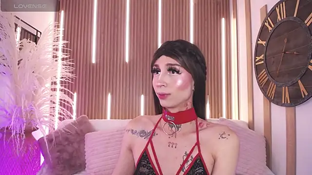 Aniie Doll online show from December 14, 2025, 8:35 pm