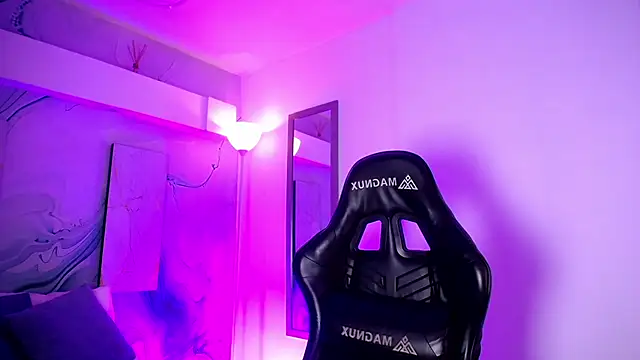 Aniie Doll online show from June 15, 2026, 8:22 pm