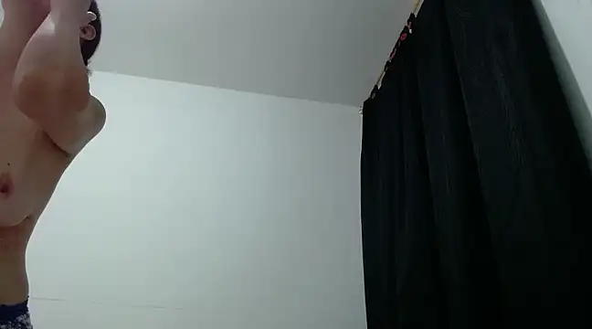 Snapshot of nicolle_milf1978 chatting on February 4, 2025, 11:05 am nicolle milf1978 online show from February 4, 2025, 11:05 am