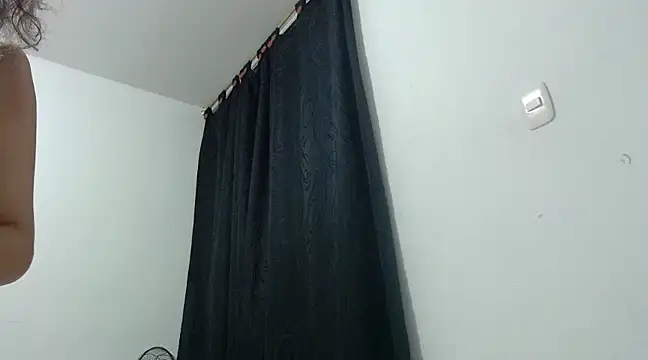 Snapshot of nicolle_milf1978 chatting on February 24, 2025, 12:20 am nicolle milf1978 online show from February 24, 2025, 12:20 am