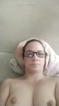 Snapshot of nicolle_milf1978 chatting on October 17, 2025, 11:24 am nicolle milf1978 online show from October 17, 2025, 11:24 am