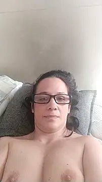 nicolle milf1978 online show from December 2, 2025, 1:17 pm