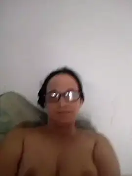 nicolle milf1978 online show from June 16, 2026, 12:41 pm