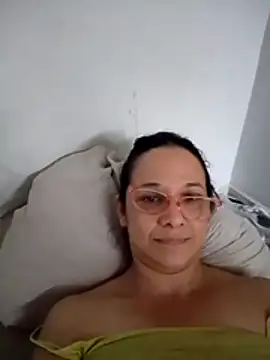 nicolle milf1978 online show from June 25, 2026, 12:20 pm