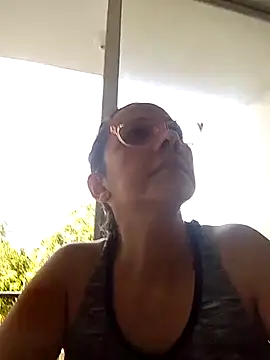 nicolle milf1978 online show from July 18, 2026, 1:37 pm