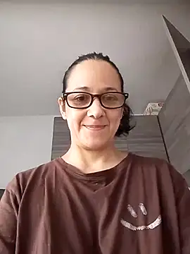 nicolle milf1978 online show from July 19, 2026, 1:04 pm