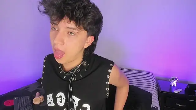 juandaaap online show from December 14, 2025, 5:24 am