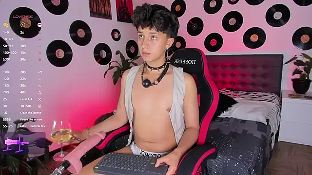 juandaaap online show from June 12, 2026, 2:43 am