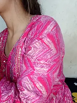 xpihu online show from June 5, 2026, 6:46 pm