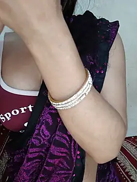 xpihu online show from August 3, 2026, 6:22 pm