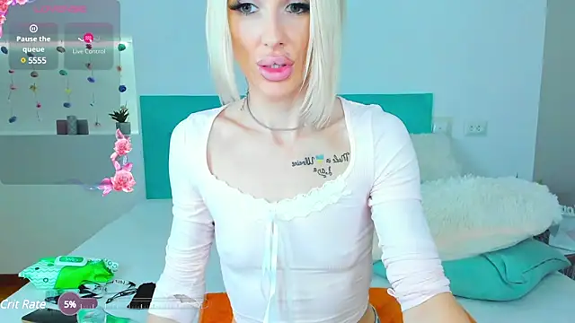 Snapshot of Lana_kitty__ chatting on December 25, 2024, 12:05 am Lana kitty online show from December 25, 2024, 12:05 am
