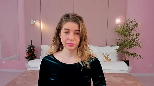 Snapshot of VikkiStorm chatting on December 6, 2024, 4:03 am VikkiStorm online show from December 6, 2024, 4:03 am