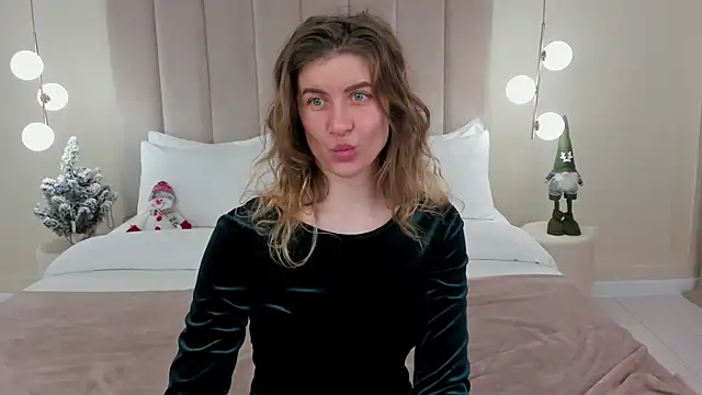 Snapshot of VikkiStorm chatting on January 4, 2025, 9:54 am VikkiStorm online show from January 4, 2025, 9:54 am
