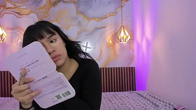 Snapshot of MelissaGilll chatting on October 3, 2025, 7:55 pm MelissaGilll online show from October 3, 2025, 7:55 pm