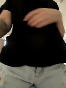 Morguisssz online show from November 2, 2025, 1:57 pm