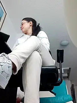 Snapshot of GoddessKarla chatting on February 27, 2025, 9:36 pm GoddessKarla online show from February 27, 2025, 9:36 pm