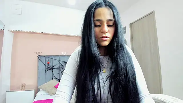 Snapshot of Giselle_Roldan chatting on October 3, 2025, 3:58 am Giselle Roldan online show from October 3, 2025, 3:58 am