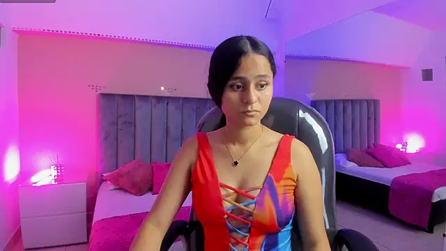 Giselle Roldan online show from May 7, 2026, 1:38 pm